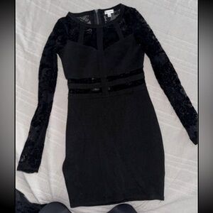 Beautiful Bodycon Dress with Velvet and Lace Details